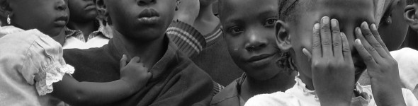 Children praying before start of Maji Mazuri concert